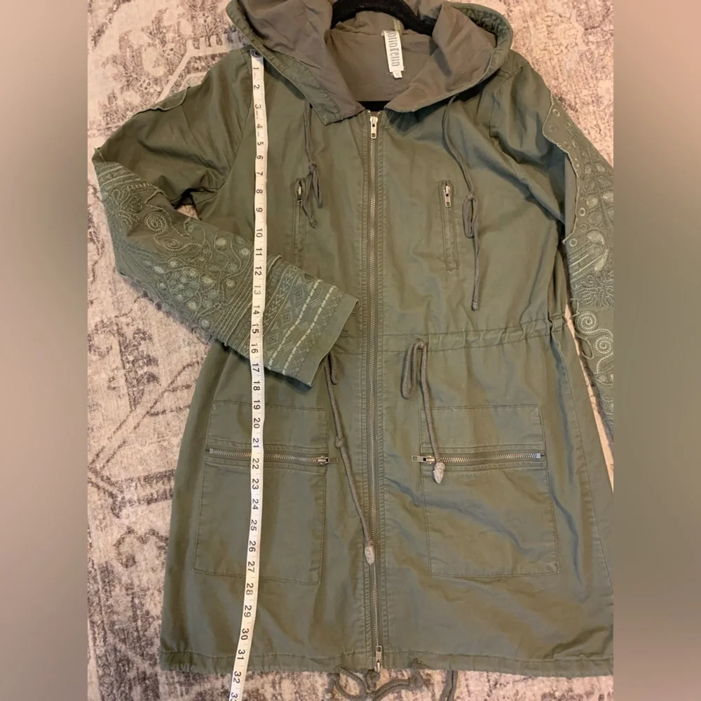 Monoreno Olive Utility Jacket with Embroidery - Picture 4 of 7